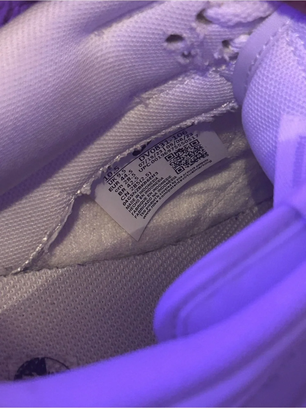 Nike Low-Top Sneakers in Light Pink and White